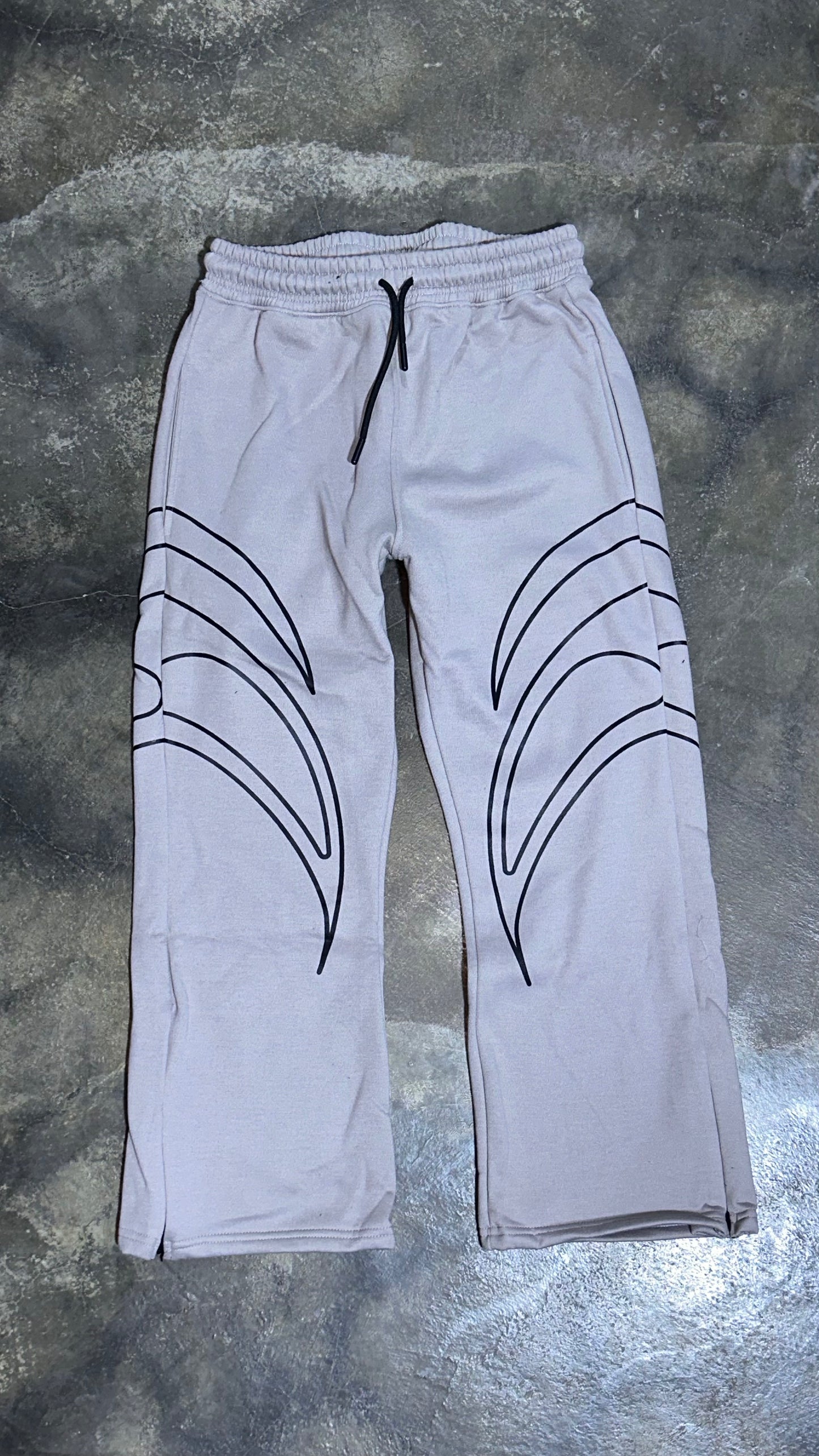 Buzo Flared Pigeon Leaf Cement — Streetwear
