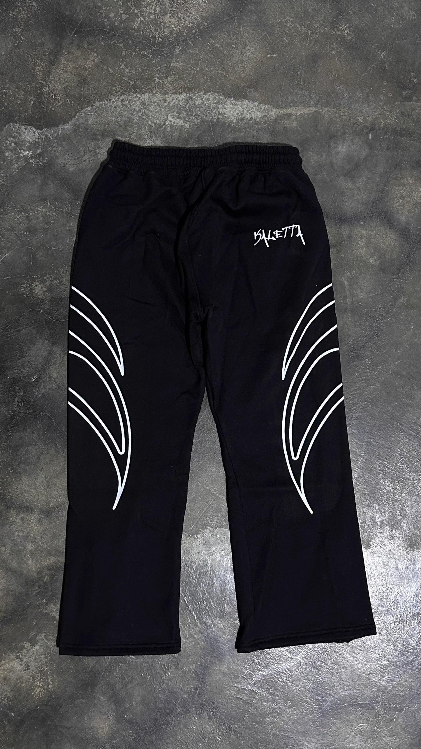Buzo Flared Pigeon Leaf Black — Streetwear