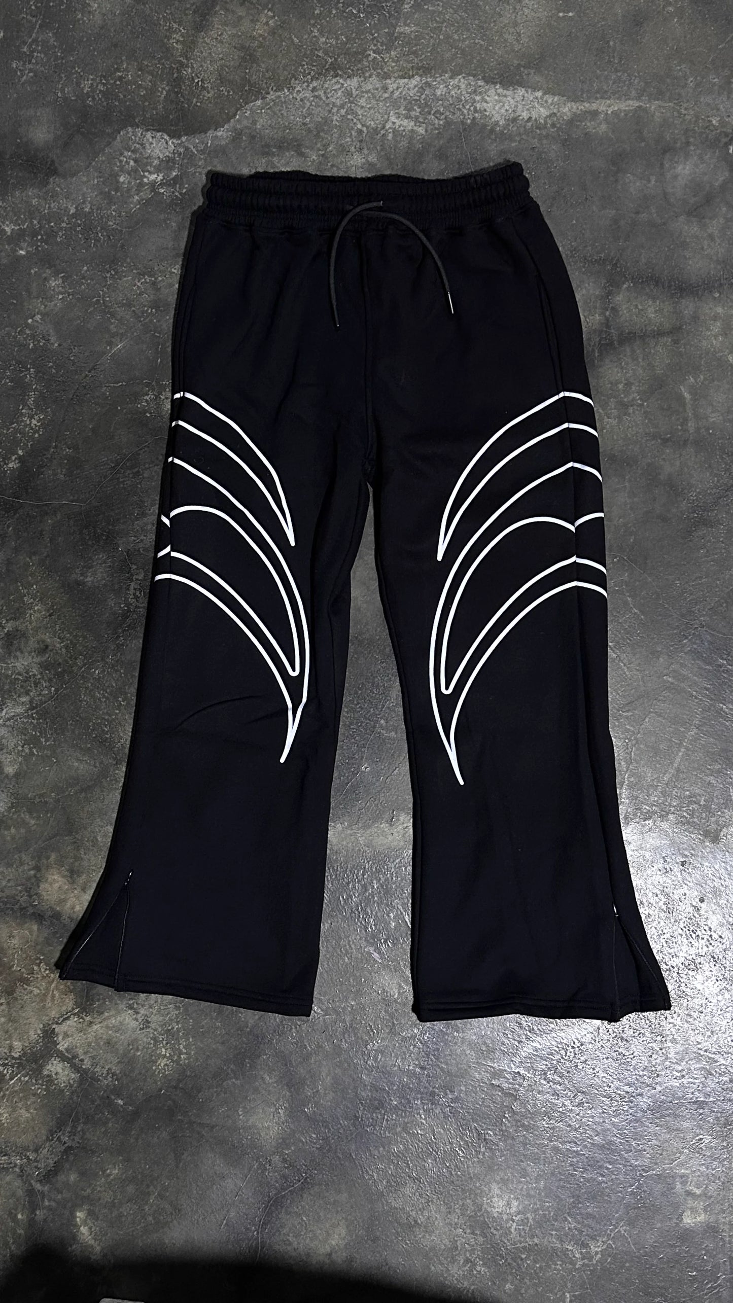 Buzo Flared Pigeon Leaf Black — Streetwear