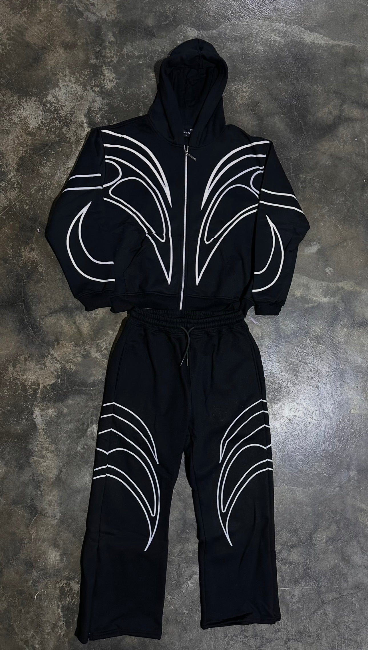 Conjunto Pigeon Leaf Zip Hoodie y Buzo Black — Streetwear